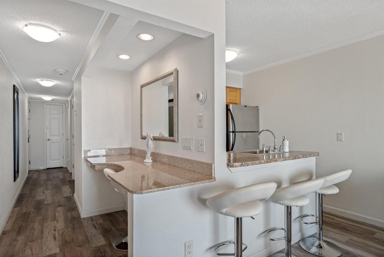 Holiday home Wake Up To Ocean Views From Your Private Balcony Tampa