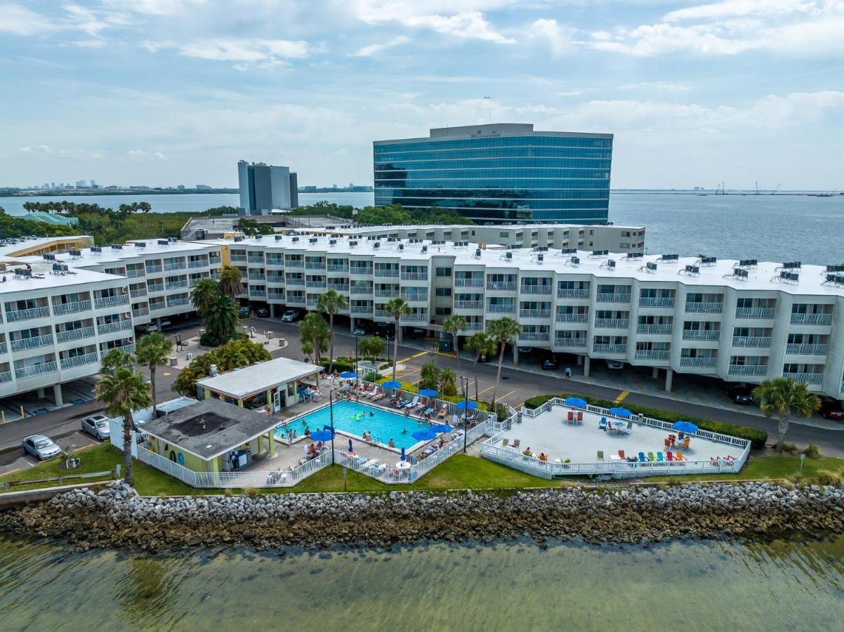 Wake Up To Ocean Views From Your Private Balcony Holiday home *