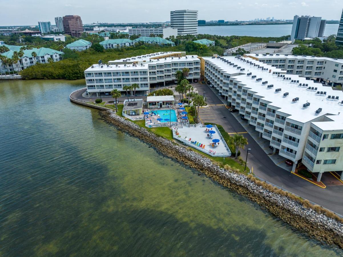 Wake Up To Ocean Views From Your Private Balcony Holiday home Tampa