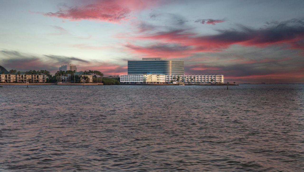 Wake Up To Ocean Views From Your Private Balcony Holiday home Tampa