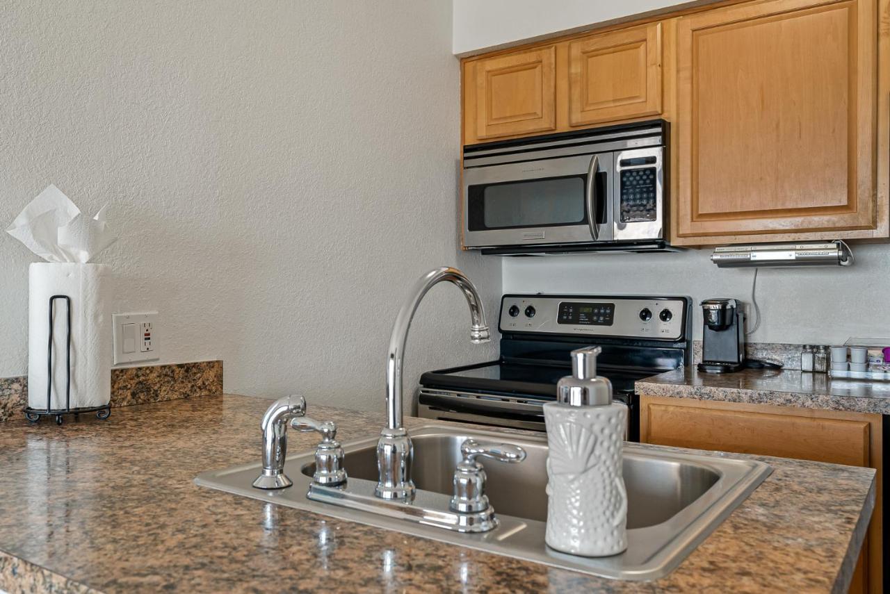 Wake Up To Ocean Views From Your Private Balcony Holiday home Tampa